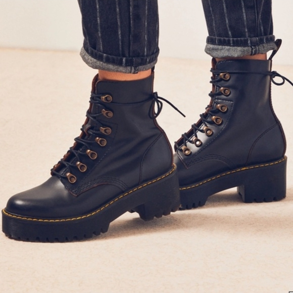 Dr. Martens Leona Boots